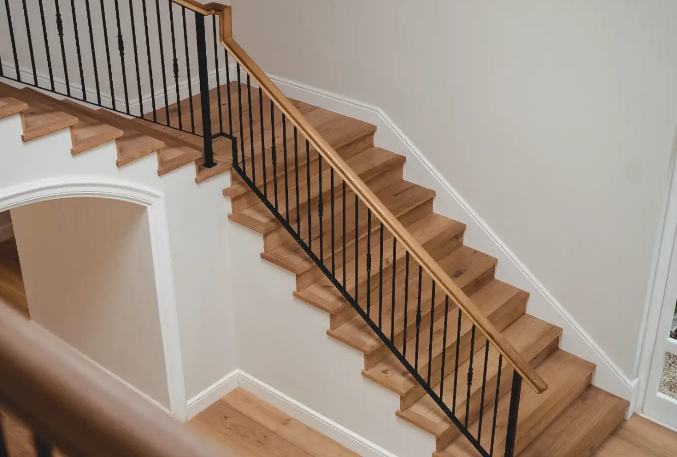 interior-home-with-wooden-floor-staircase