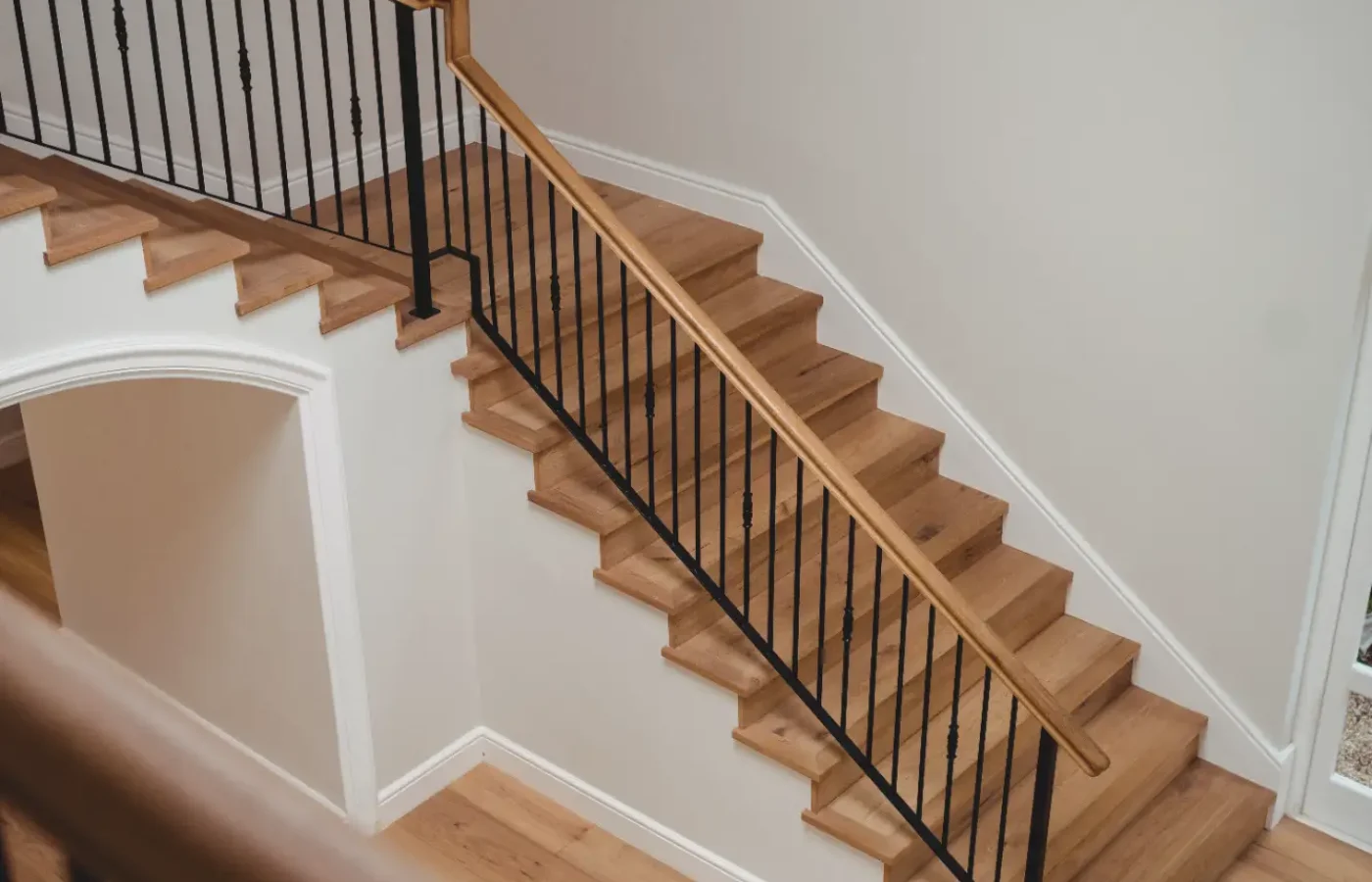 interior-home-with-wooden-floor-staircase